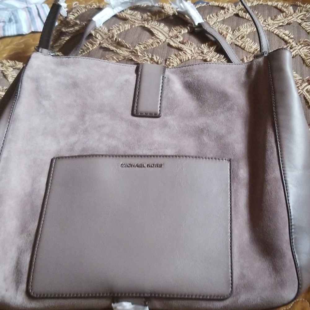 MK GREY LEATHER & SUEDE SHOULDER BAG